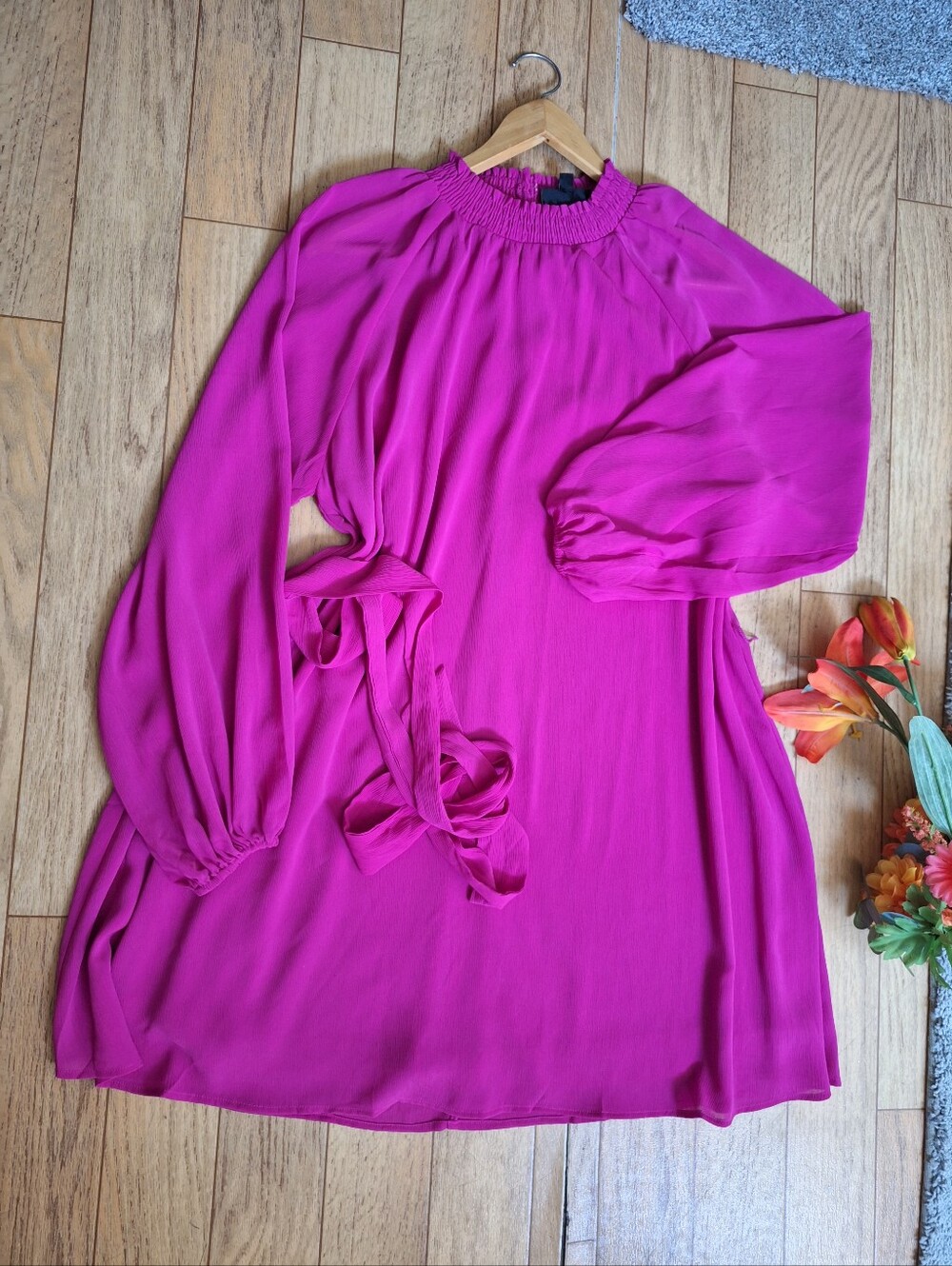 Vici Intense fuchsia midi dress, crafted from pleated fabric - Picture 5 of 9